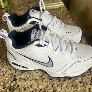Brand New men Nike Air Monarch